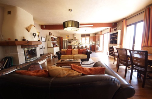 Greolieres Casa | Casa provenzal de campo con hermosas vistas al valle del lobo