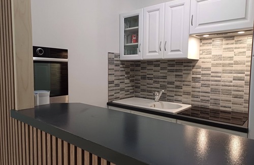 Pouzauges Casa | La Maison du Soleil whole house on enclosed land Connected TV