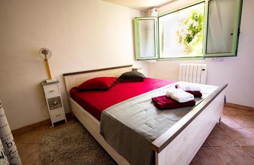 Revest-les-Roches Casa | la maison du Vial
