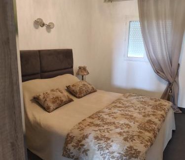 Saint-Laurent-d'Aigouze Apartamento | La maison d Adélaïde