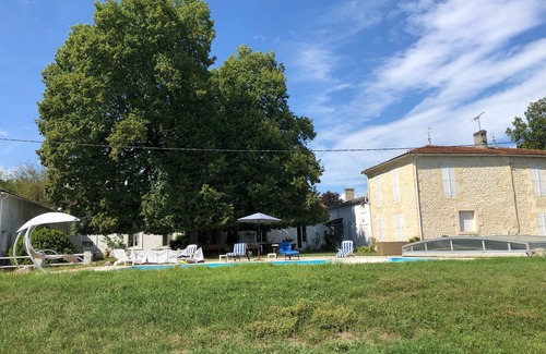 Saint-Seurin-de-Cadourne Casa | La Maison de Léandre – Piscina climatizada y aire acondicionado en el corazón del Médoc