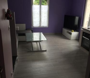 Maisons-Alfort Casa | La maison parisienne maison deux pièces à louer au pied du métro