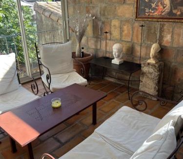 Aigues-Mortes Medieval City Casa | La maison sur la place dans Aigues Mortes
