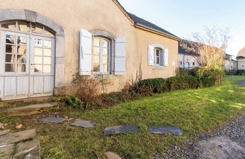 Ossun Casa | La Maison Vergès - 3 bedrooms - large living room - small garden