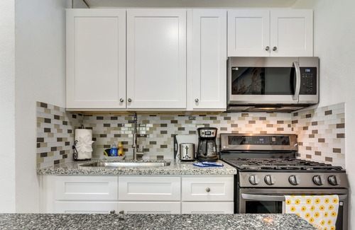 La Marque Casa | La Marque Vacation Rental: 13 Mi to Galveston!