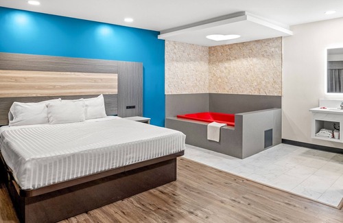 South Wrigley Hotel | La Mirage Inn - Long Beach