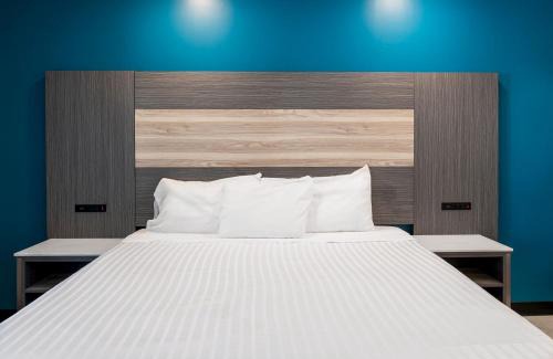 South Wrigley Hotel | La Mirage Inn - Long Beach