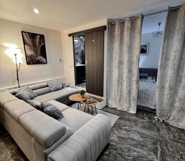 Stara Tura Apartamento | La Monique - Luxury Nautical Apartment