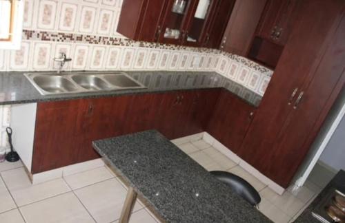 Germiston Casa | La Ndjolinoise
