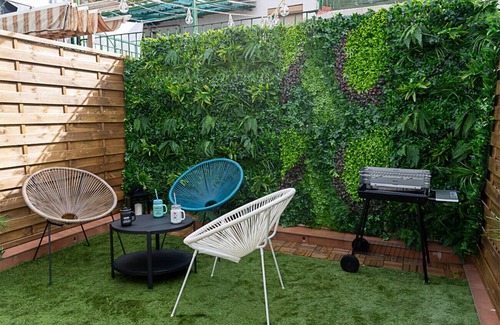 Simancas Cama Y Desayuno | La Paz: Habitación con confort y esencia boliviana en Madrid