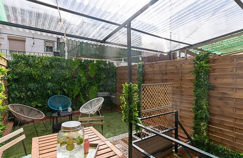 Simancas Cama Y Desayuno | La Paz: Habitación con confort y esencia boliviana en Madrid