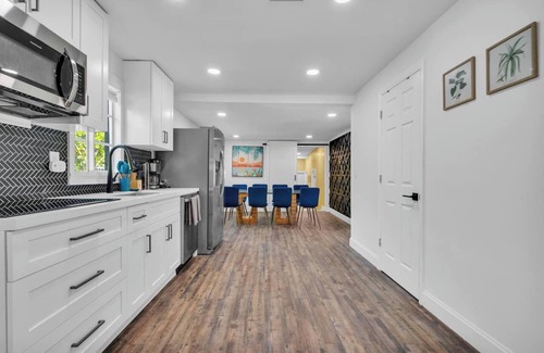 Allapattah Villa | La Pergola Villa | 7 BR | Pool+Hot Tub | Location