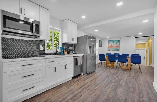 Allapattah Villa | La Pergola Villa | 7 BR | Pool+Hot Tub | Location