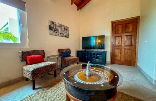 San Pedro Casa | La Perla Azul Beach House with Pool and 4 seater cart