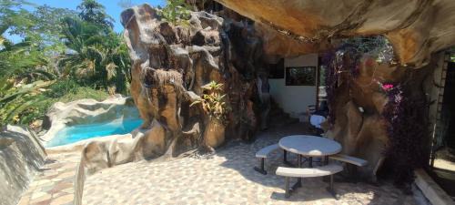 Playa Naranjo Hotel | La Perla Negra Eco Pirate Resort