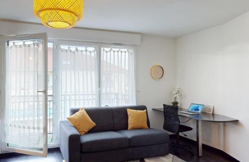 Bussy-Saint-Georges Apartamento | La perle de Bussy- Grand studio cosy -Parking-Balcon- Disneyland - Paris