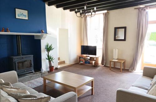 Moyon-Villages Casa | La Petellerie, maison de campagne avec piscine pour un séjour détente