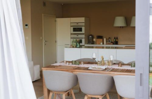 Halle Apartamento | La Petite Foret Contemporary Apartment In Halle