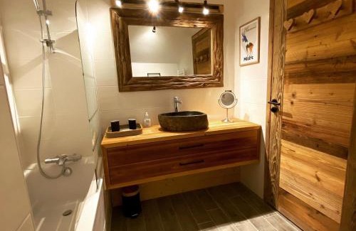 Flumet Apartamento | La Petite Galerie