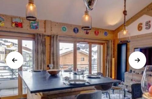 Flumet Apartamento | La Petite Galerie