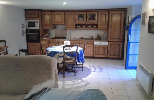 Loperec Casa | La petite maison bleue