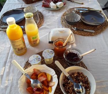 Laroque-Timbaut Cama Y Desayuno | La Petite Maison