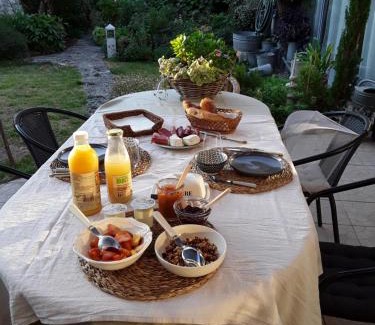 Laroque-Timbaut Cama Y Desayuno | La Petite Maison