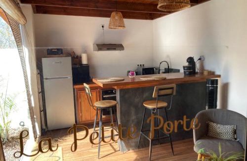 La Saline Les Bains Casa | La Petite Porte