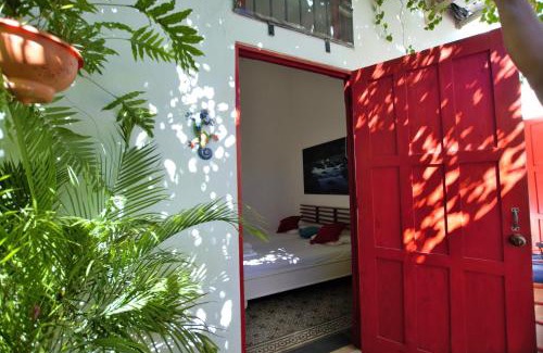 Ciudad Nueva Casa | La Puerta Roja Guest House