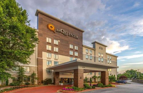 East Point Hotel | La Quinta by Wyndham Atlanta Airport North