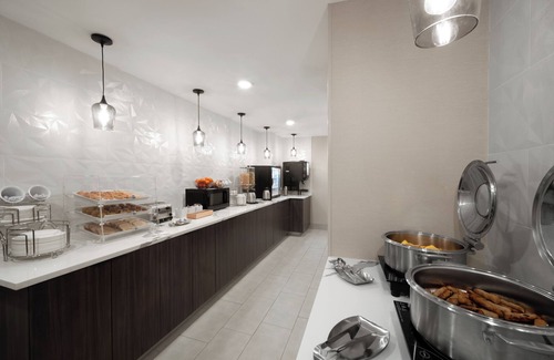 Greenville - Spartanburg Hotel | La Quinta Inn & Suites by Wyndham Greenville Woodruff Rd.