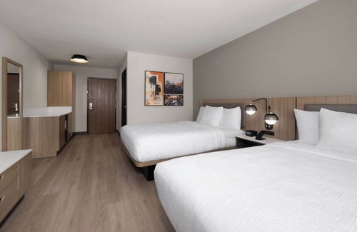 Greenville - Spartanburg Hotel | La Quinta Inn & Suites by Wyndham Greenville Woodruff Rd.