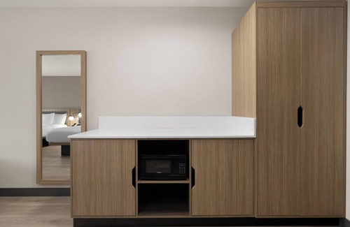 Greenville - Spartanburg Hotel | La Quinta Inn & Suites by Wyndham Greenville Woodruff Rd.