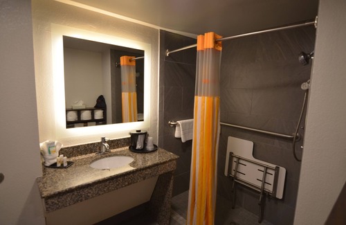 Clarksville Hotel | La Quinta Inn & Suites by Wyndham Clarksville