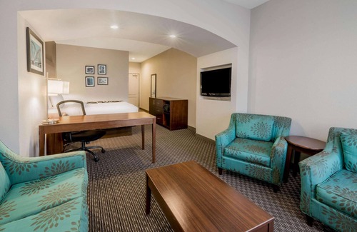 Fort Worth Hotel | La Quinta Inn & Suites by Wyndham Fort Worth Arlington West