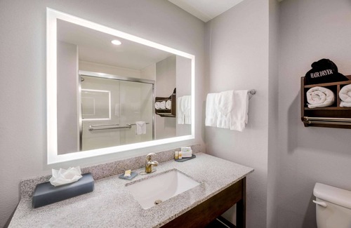 Fort Worth Hotel | La Quinta Inn & Suites by Wyndham Fort Worth Arlington West