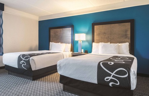 Lake Mary Hotel | La Quinta Inn & Suites by Wyndham Orlando Lake Mary