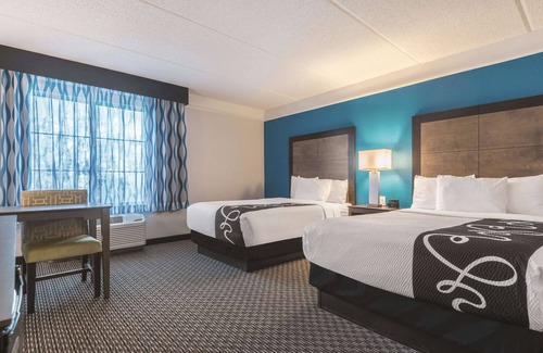 Lake Mary Hotel | La Quinta Inn & Suites by Wyndham Orlando Lake Mary