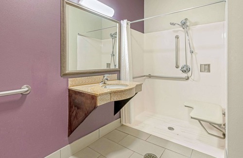 Yukon Hotel | La Quinta Inn & Suites by Wyndham Oklahoma City -Yukon