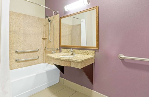 Yukon Hotel | La Quinta Inn & Suites by Wyndham Oklahoma City -Yukon