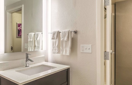 Jessup Hotel | La Quinta Inn & Suites by Wyndham Columbia / Fort Meade