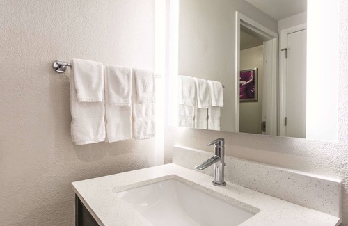 Jessup Hotel | La Quinta Inn & Suites by Wyndham Columbia / Fort Meade