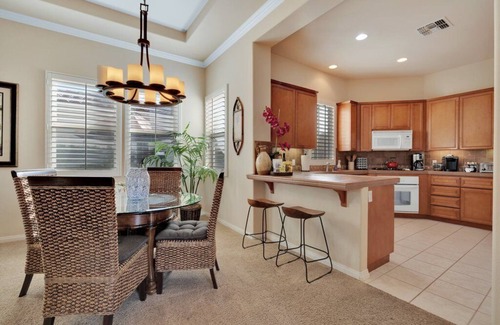 La Quinta Casa | La Quinta Oasis, Pool, Near Coachella & PGA West-License 2BR260190