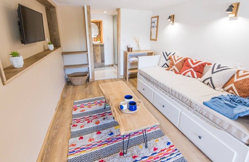 Alex Apartamento | La Rochette - Cosy studio with sauna, garden and mountain view.
