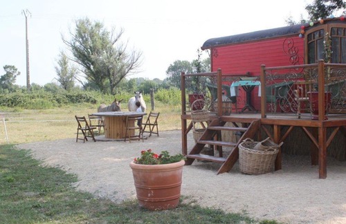 Saintes-Maries-de-la-Mer Cama Y Desayuno | La roulotte "Les Saintes"