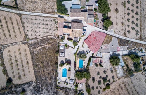 Chinorlet Casa | LA SIERRA CASA - Preciosa villa con enorme jardín, piscina y sala de juegos