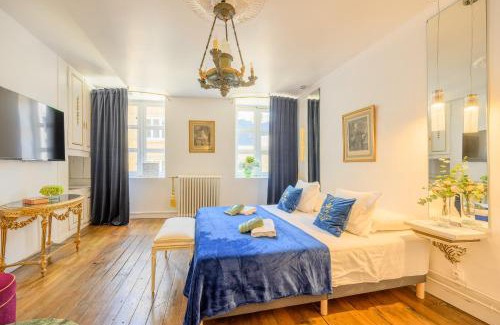 Sedan Cama Y Desayuno | LA SUITE de NOTRE DAME au pied du CHATEAU FORT