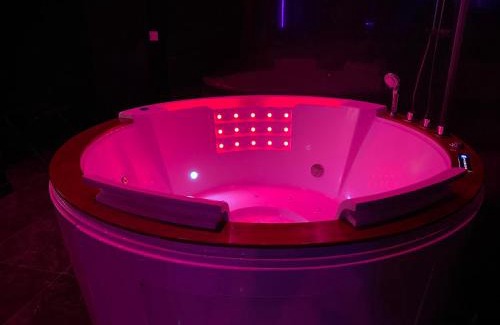 Riom Apartamento | La Suite Marylin, Loft de 90m2 avec Sauna et Jacuzzi