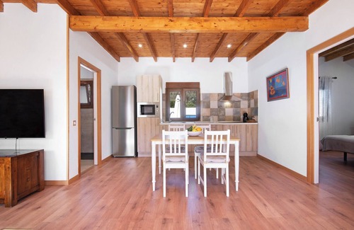 La Solana Villa | 'La Tirajanera 2' con vistas a la montaña, piscina compartida y Wi-Fi