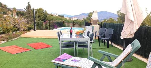 Salobreña Casa | La Torrecica, con carácter andaluz y magníficas vistas al mar y Sierra Nevada